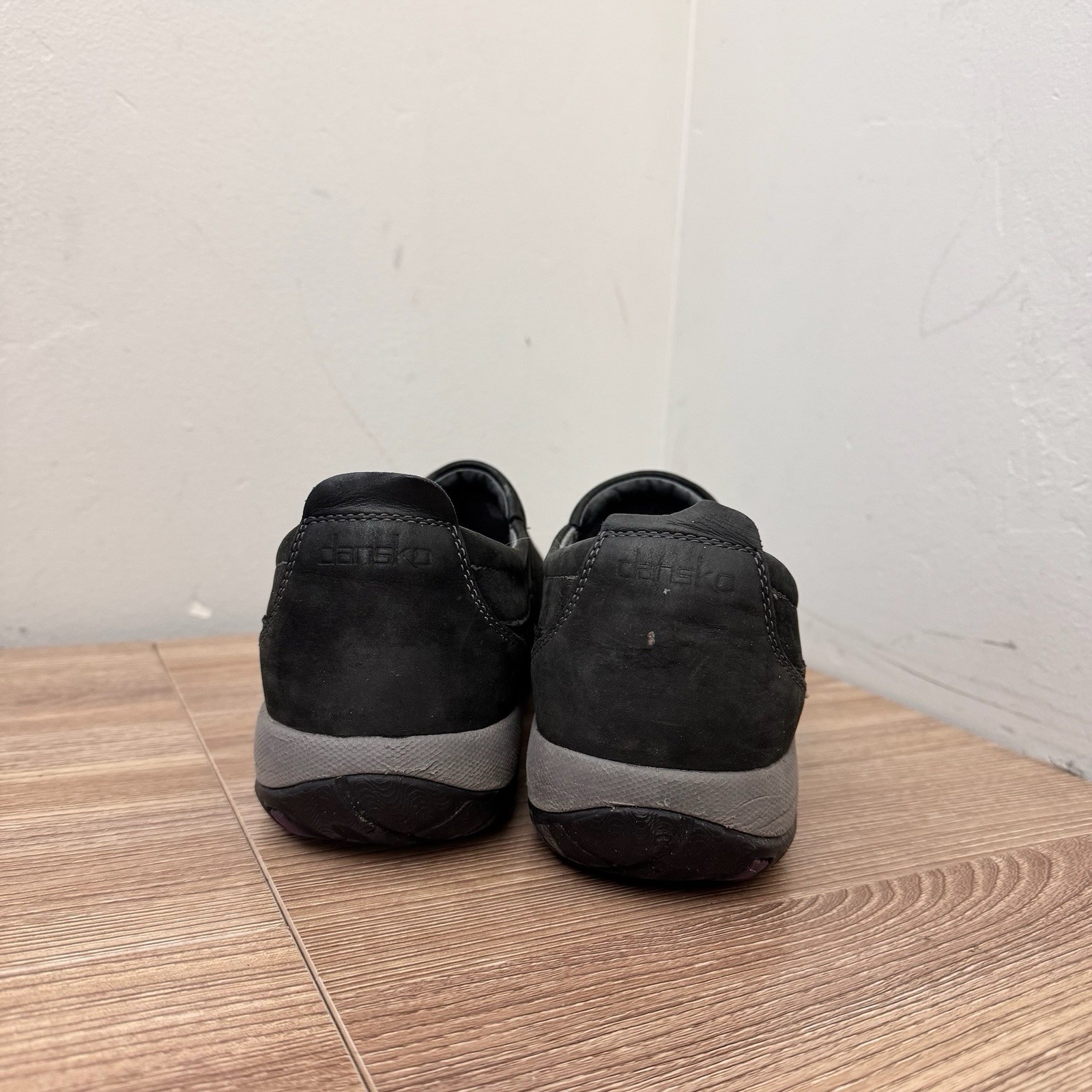 Dansko Patti Black Leather Slip On Clogs Women’s Size 9