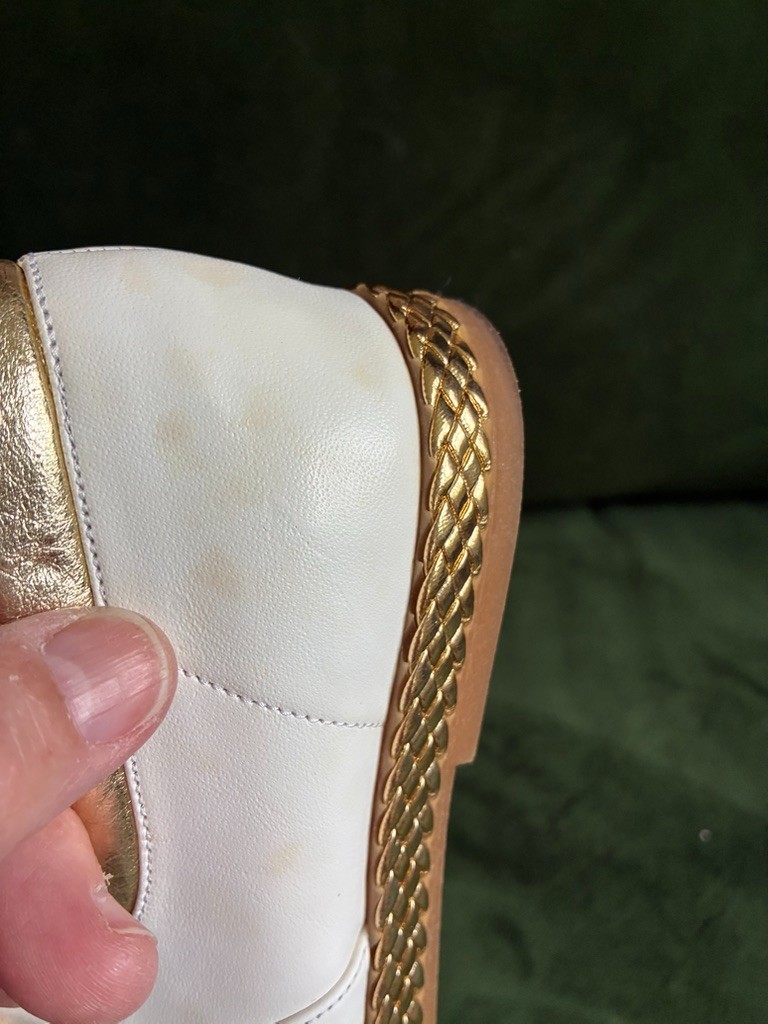 Vintage BALLY JALLUT White LEATHER Gold TRIM Flats Sneakers Size 5 Made in Italy