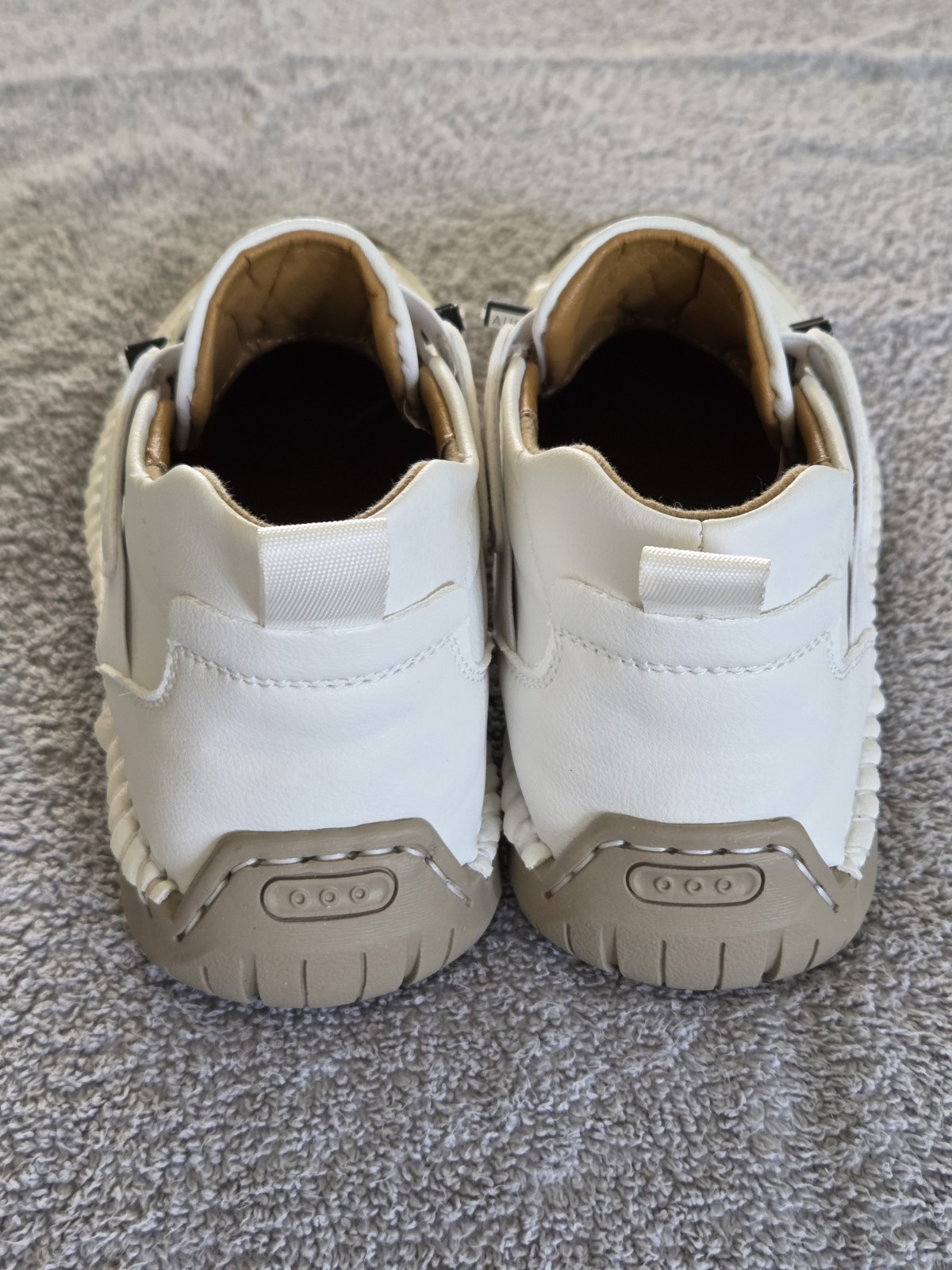 Sport Slip On White Sneakers EU 39 US 8.5 Womens White & Beige