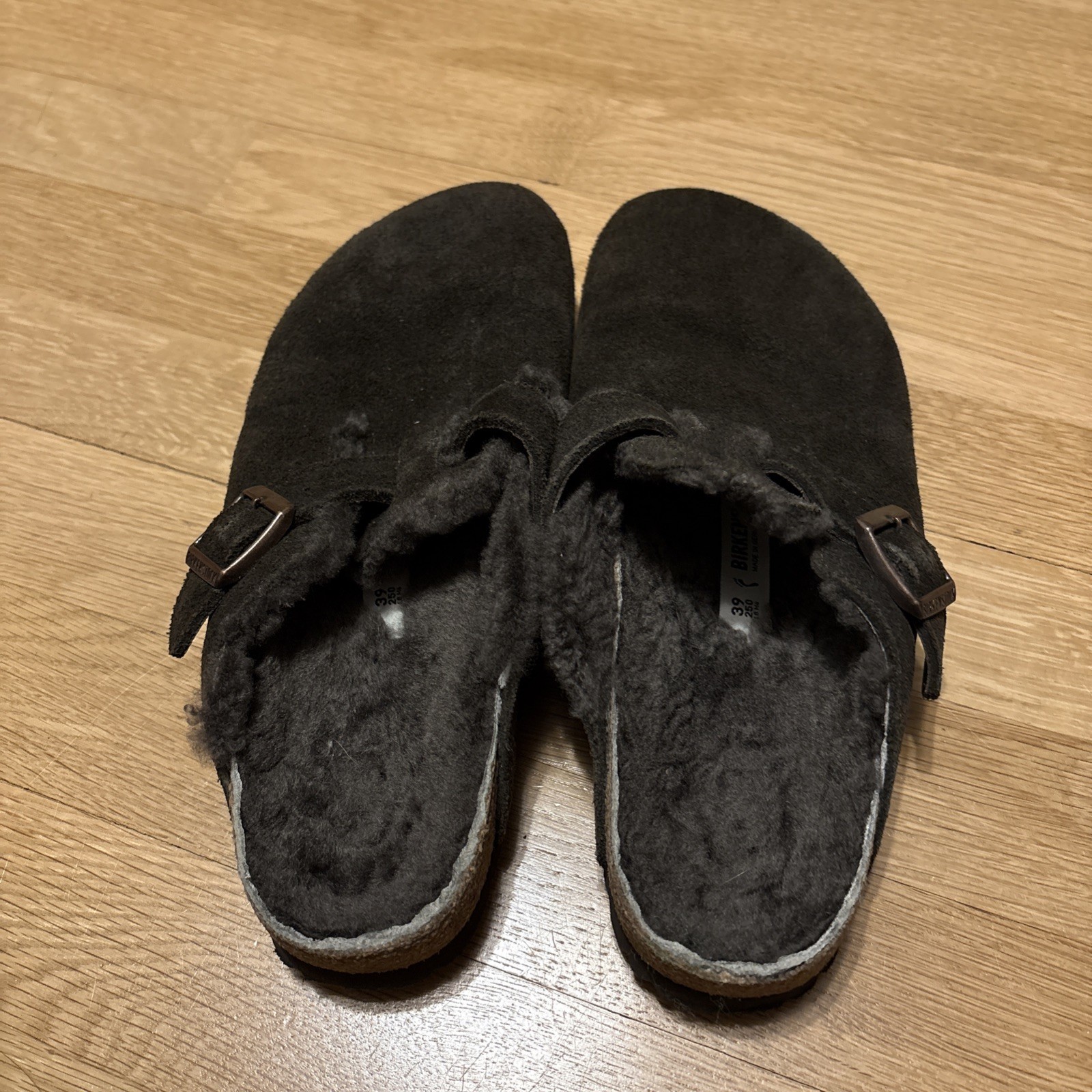 Birkenstock Boston Shearling | 39 Narrow Width | Women’s US 8 Brown Slides