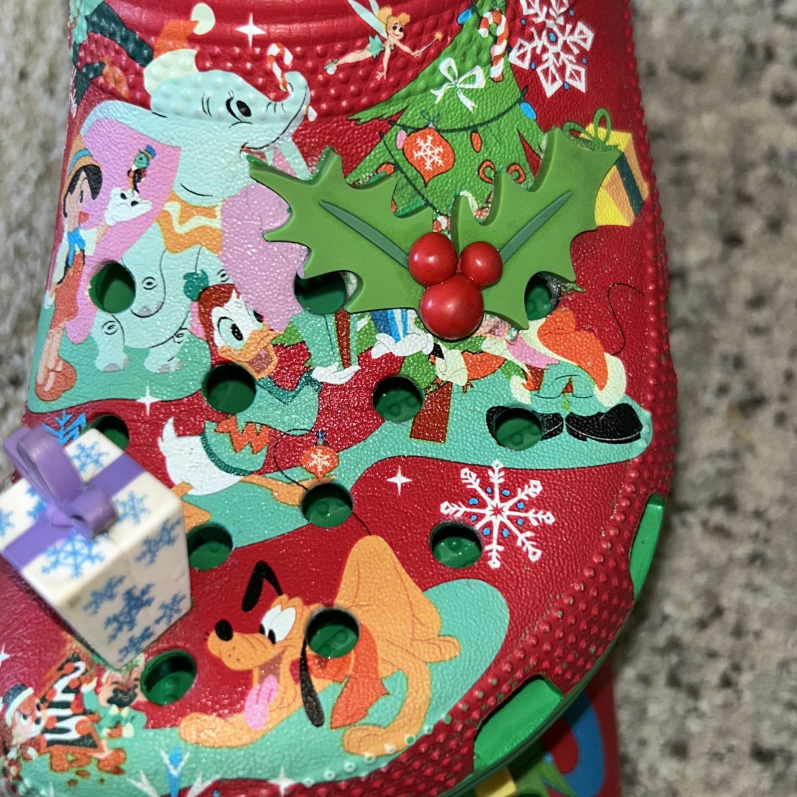 Disney Parks Christmas Holiday Mickey & Friends Adult Crocs Christmas M5/W7 2023