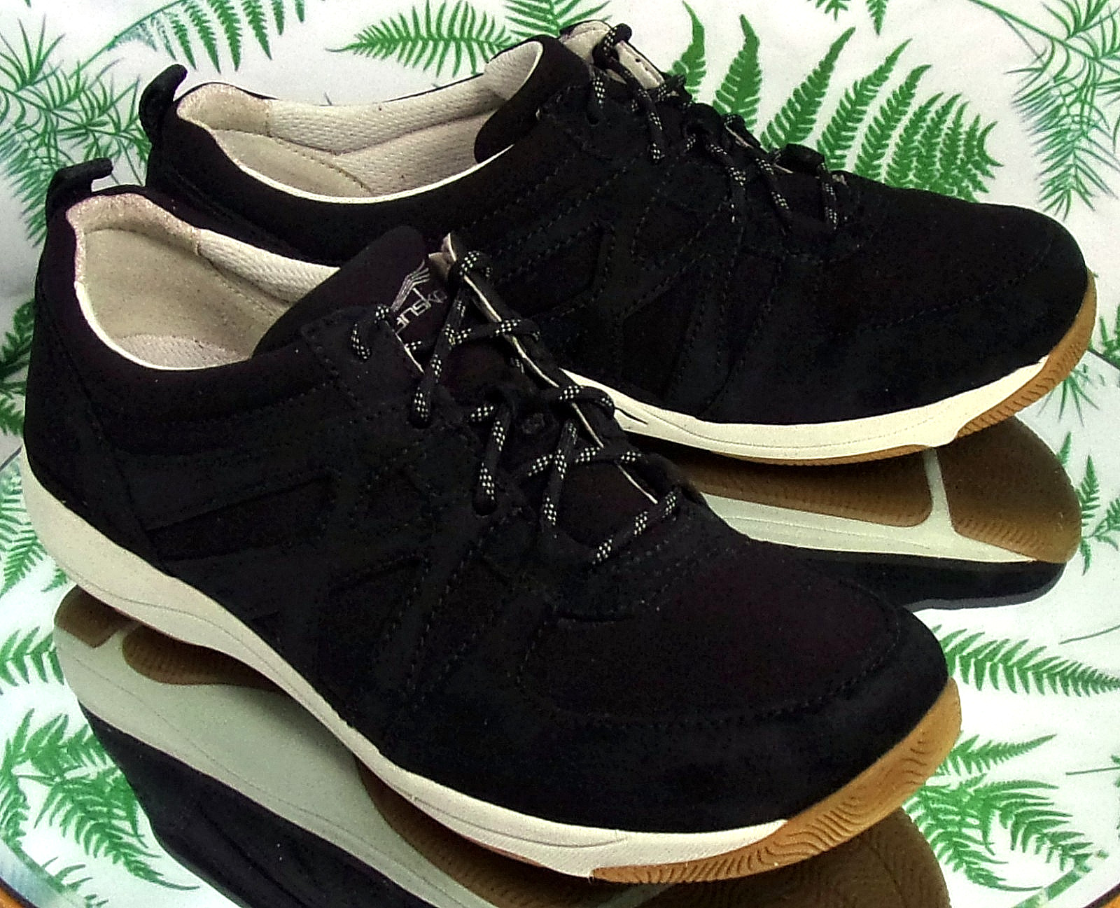 DANSKO HATTY BLACK LEATHER SNEAKERS LACED COMFORT SHOES US WOMENS SZ 8.5 9 EU 39