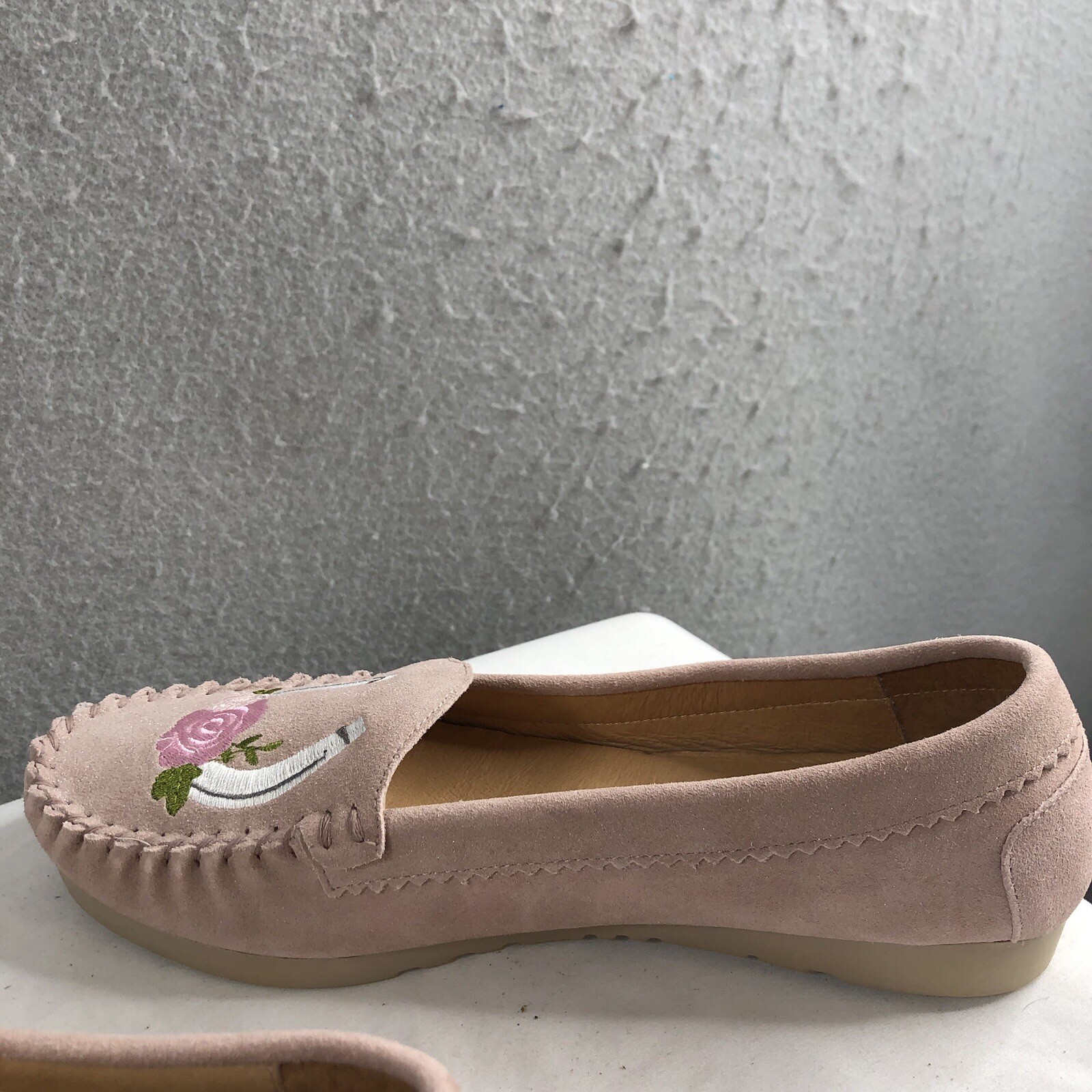 Five Tribe Shoes Women 9.5 Pink Suede Rose Embroidered Lucky Horseshoe Loafer