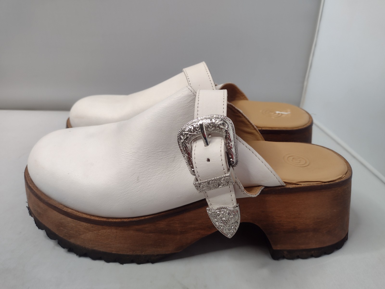 Urban Outfitters Women Buckle Clogs Shoes 7 White Western Cowgirl Ranch Rodeo C