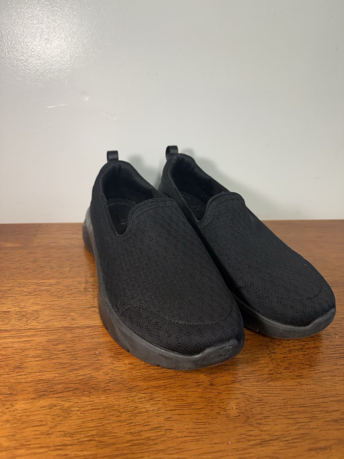 Skechers GOwalk Slip On Walking Shoes Womens 8.5 Black Memory Foam Comfort