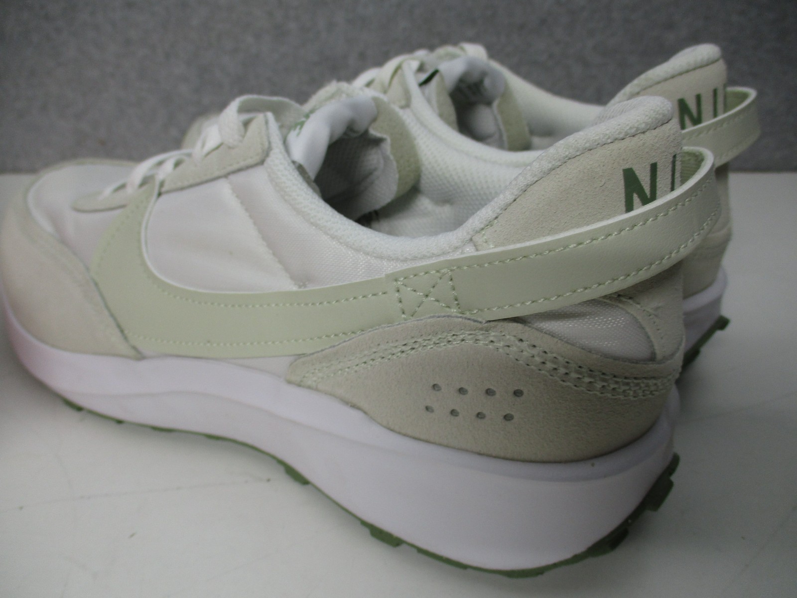 Nike Waffle Debut Casual White Sea Glass Oil Green/Beige Shoes Womens Sz 10