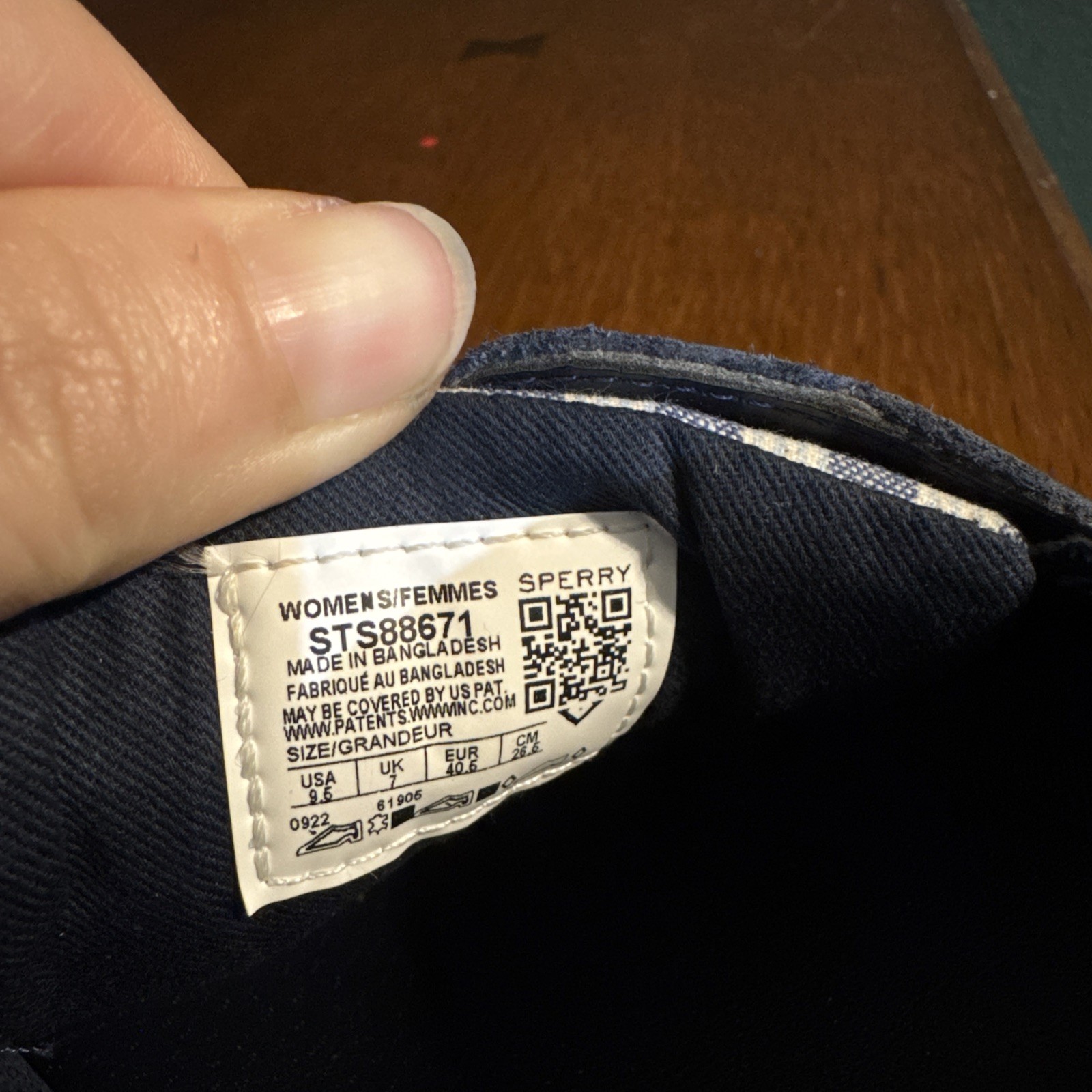 Sperry Women’s Koifish Stripe Navy Leather with linen stripes STS88671