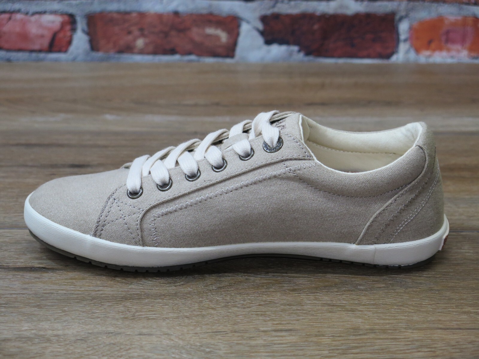 Women’s Taos Star Casual Sneaker Oat Wash Canvas *12844-OAT SZ 7.5M & 8W