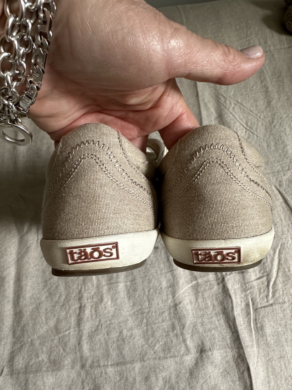 Taos Star Canvas Sneakers Womens 10 Khaki Wash Tan Comfort Shoes EUC