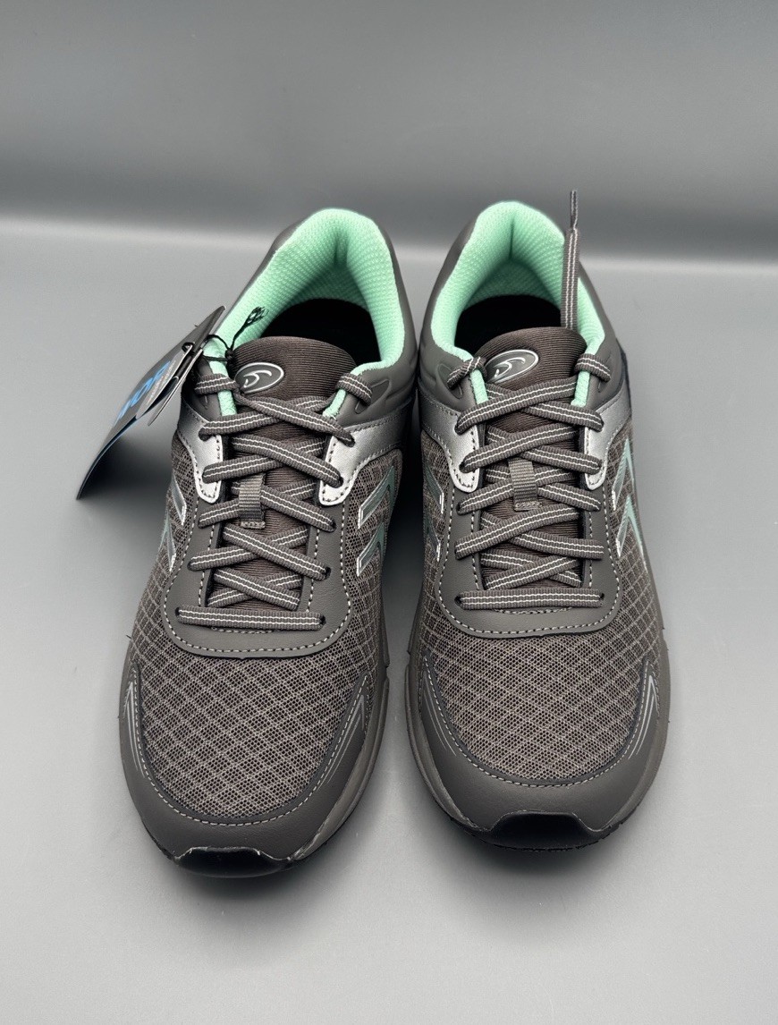 Dr. Scholl’s Women’s Blaze Work Slip Resistant Sneakers Size 7.5