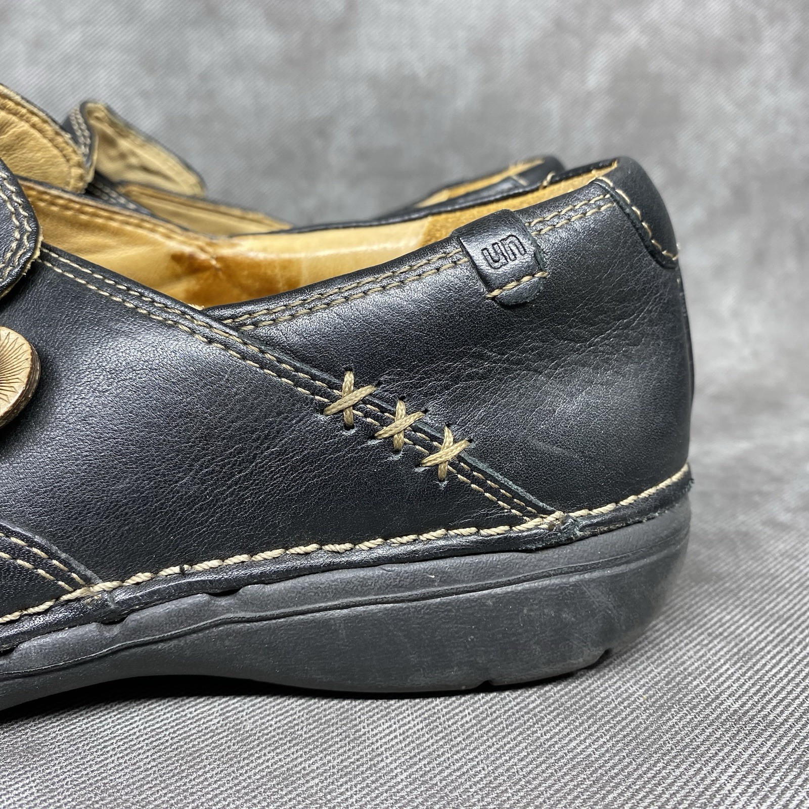 Clarks Unstructured Artisan Un Loop Black leather slip-on shoes Size 7.5