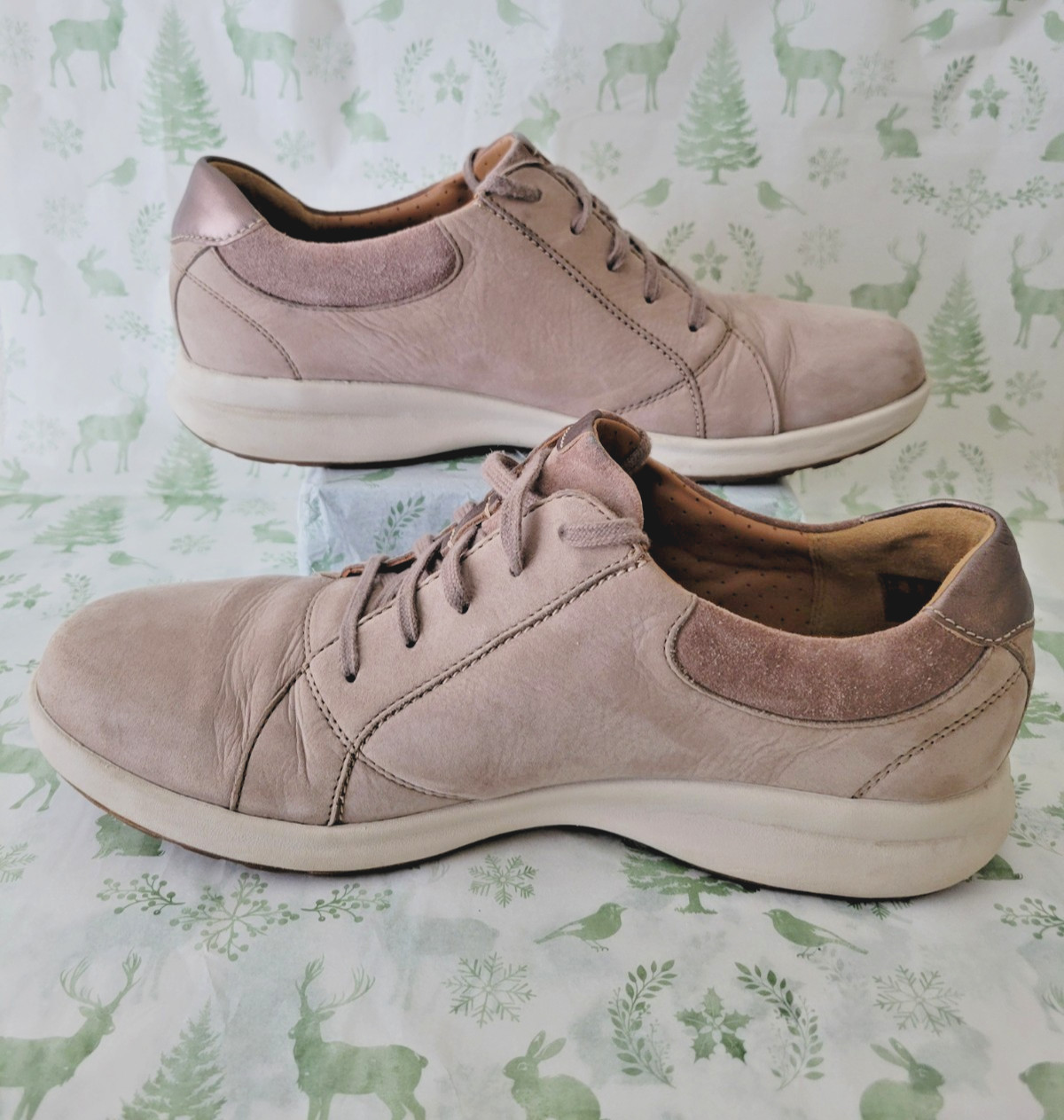 Clarks Un Adorn Lace Womens 11M Taupe Nubuck Leather Comfort Walking Shoes Beige