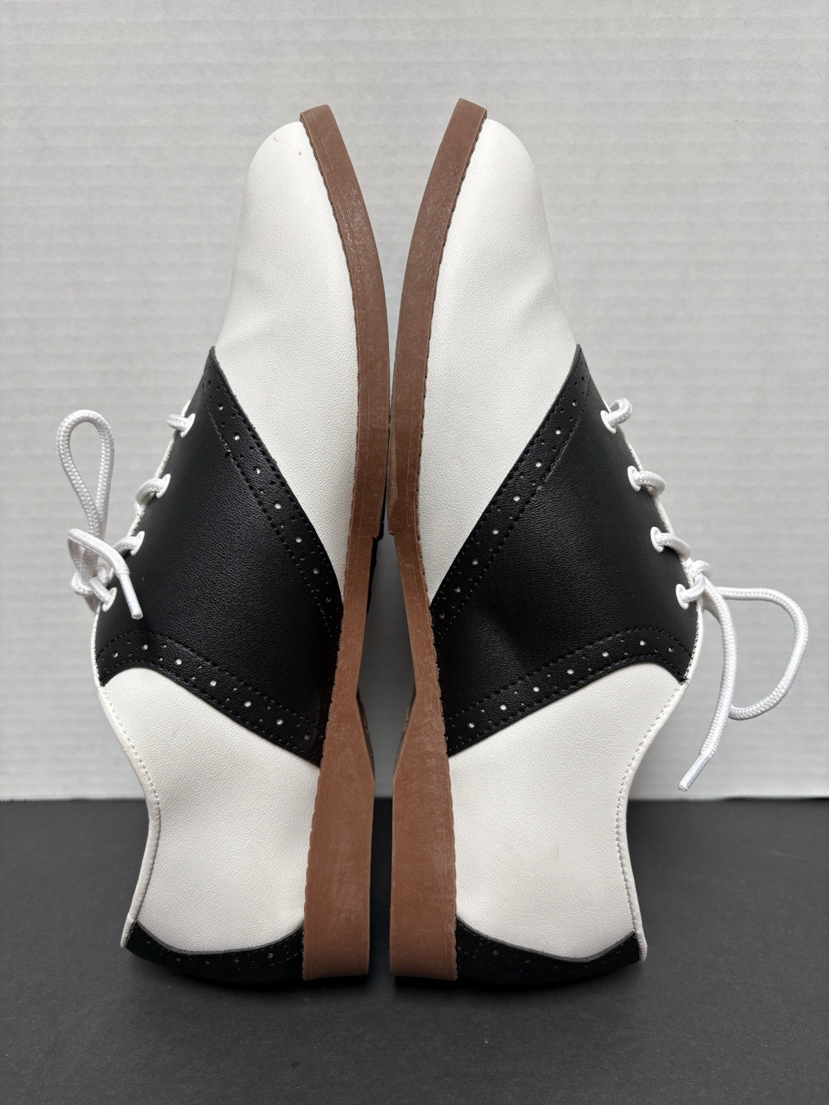 PREDICTIONS Women’s 10W SADDLE SHOES Retro 1950’s Oxford Blk & Wht ~ WORN ONCE!