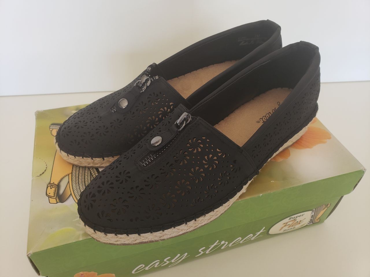 Women’s Easy Street Zenon Causal Shoes – Black Gore