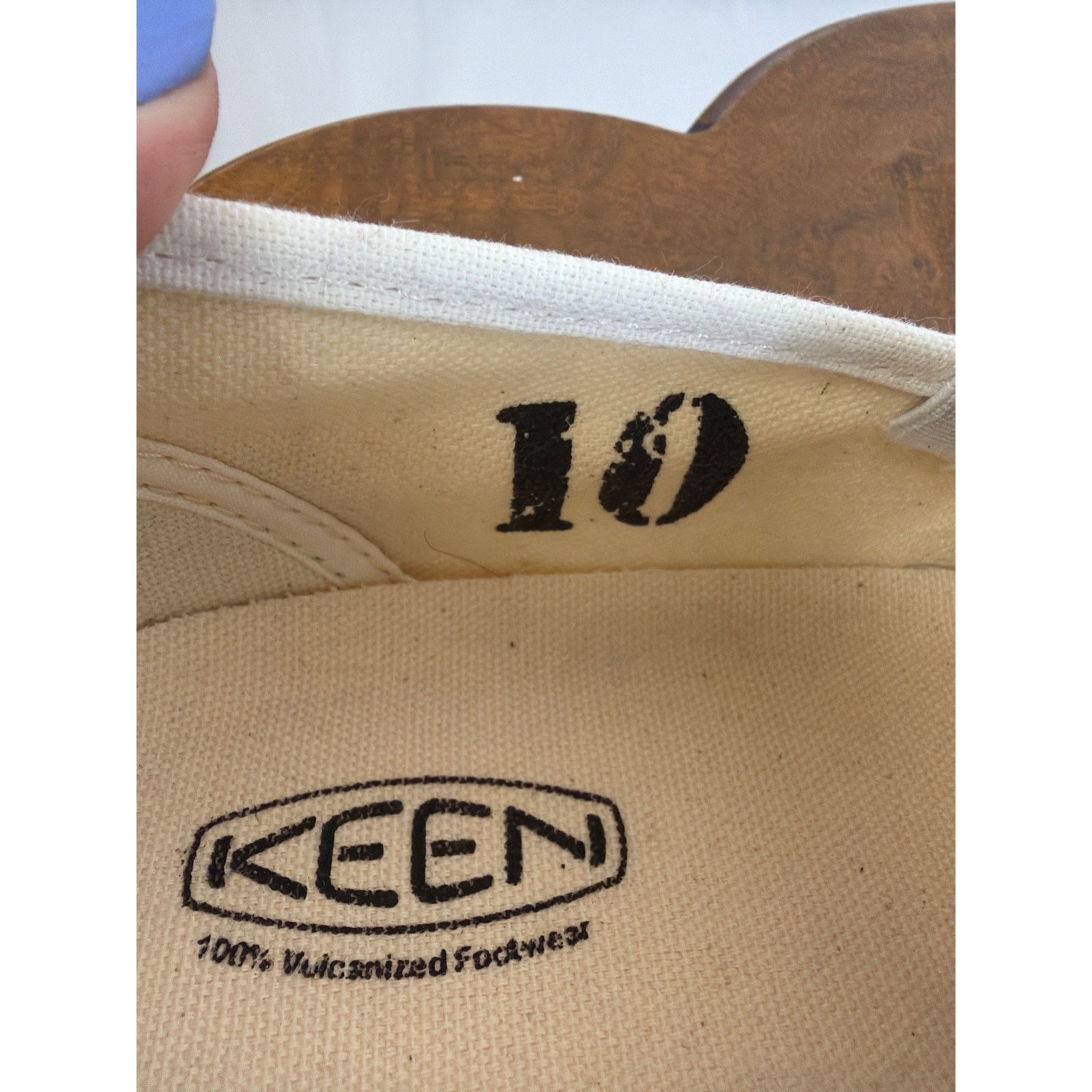 Keen White Canvas Slip On Shoes Rubber Toe Cap Round Toe Size 10 Made in Mexico
