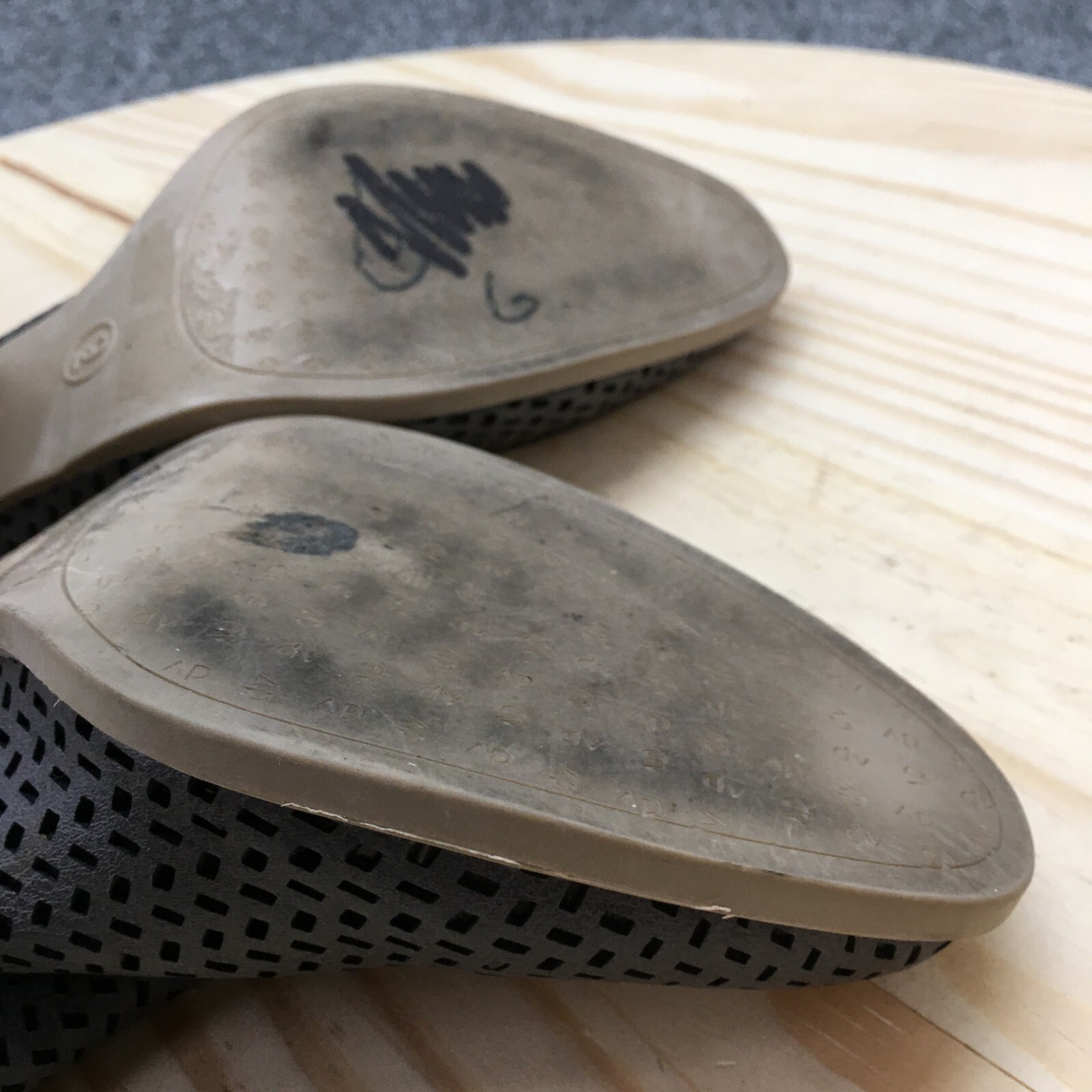 Dolce Vita Mules Womnes 9 Kenli Slip On Gray Faux Leather Block Heels Almond Toe