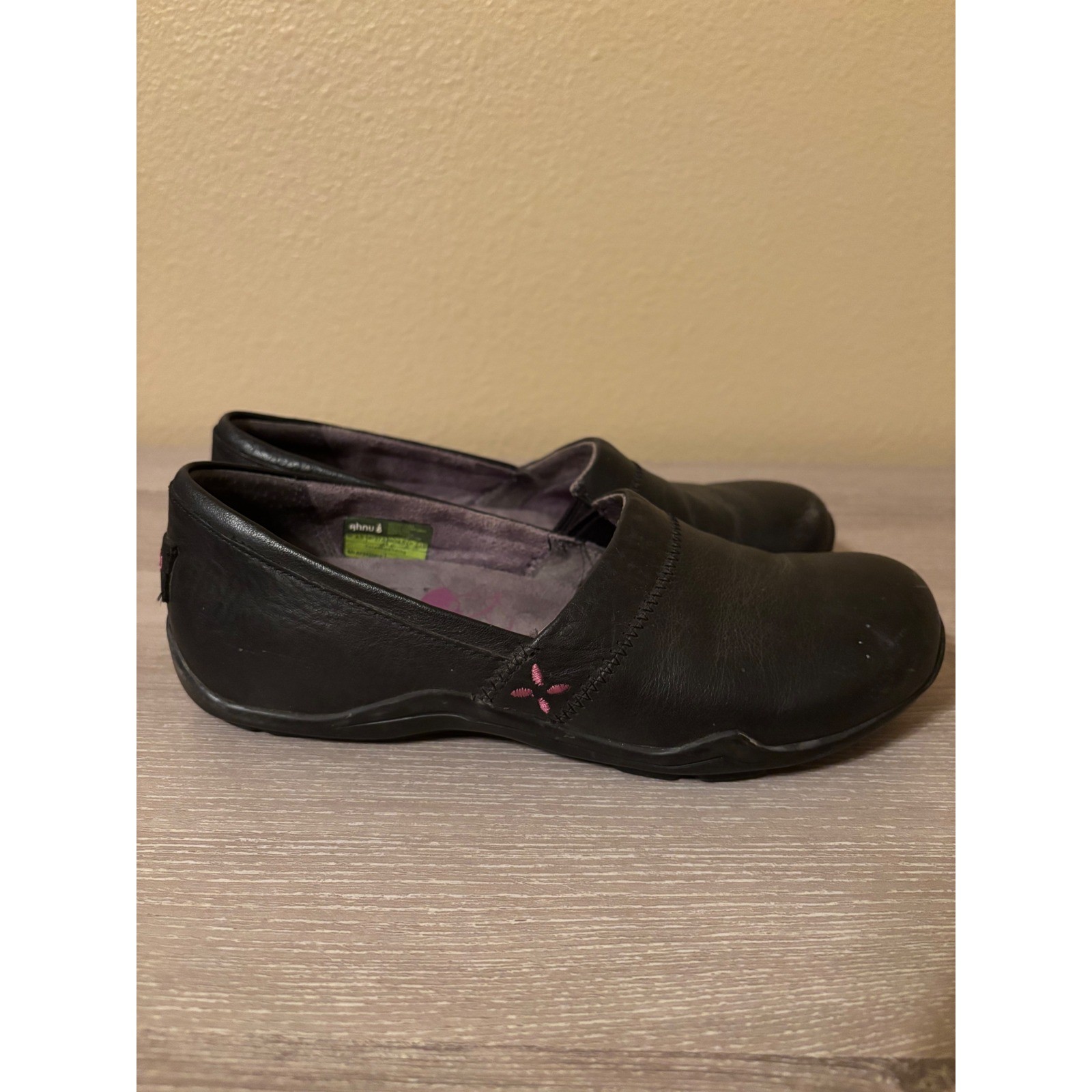 Ahnu 6.5 Black Leather Slip On Comfort Shoes Womens Casual Walking Recovery Walk