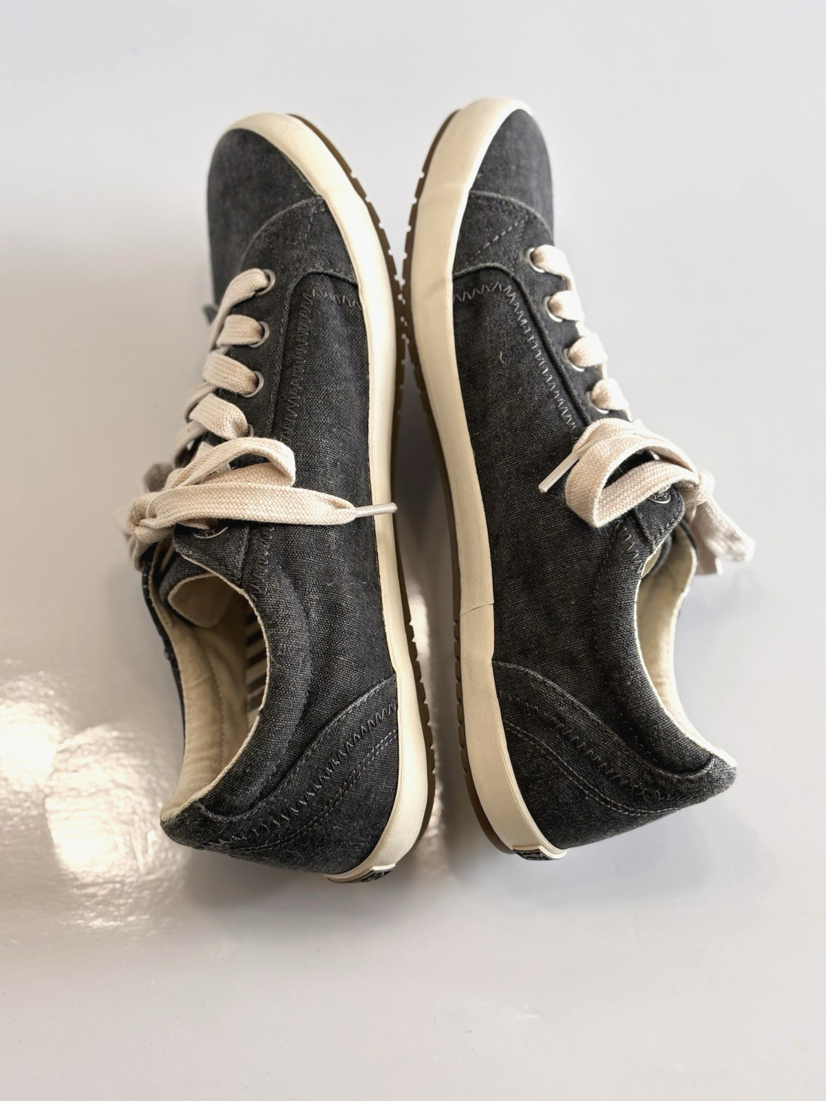 Taos Star Women’s Sz 8.5 Charcoal Wash Canvas Lace Up Comfort Sneaker STA-12844