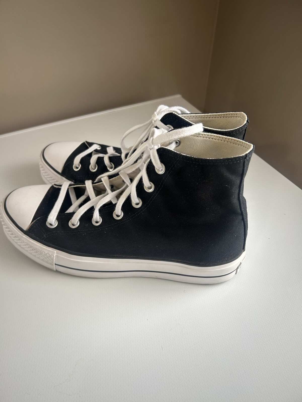 Women’s Converse All Star Chuck Taylor Black High Top Sneakers Size 9 EUR 40