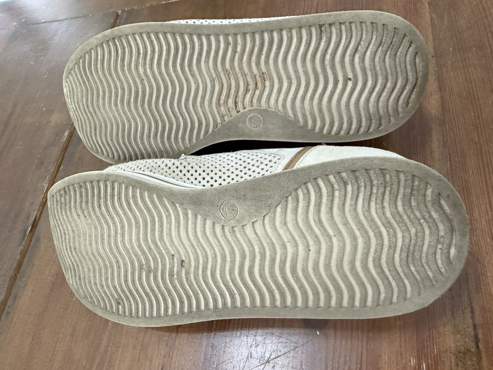 softwaves 37 1/2 -7 1/2 Carlisa Leather Platform Mules