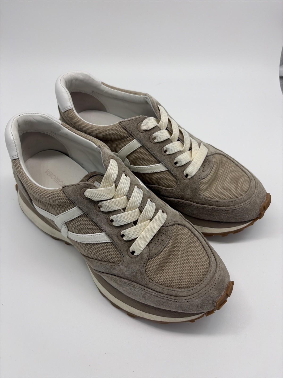 Veronica Beard Women’s Beige White Valentina Slip On Sneakers Shoes Size 8M