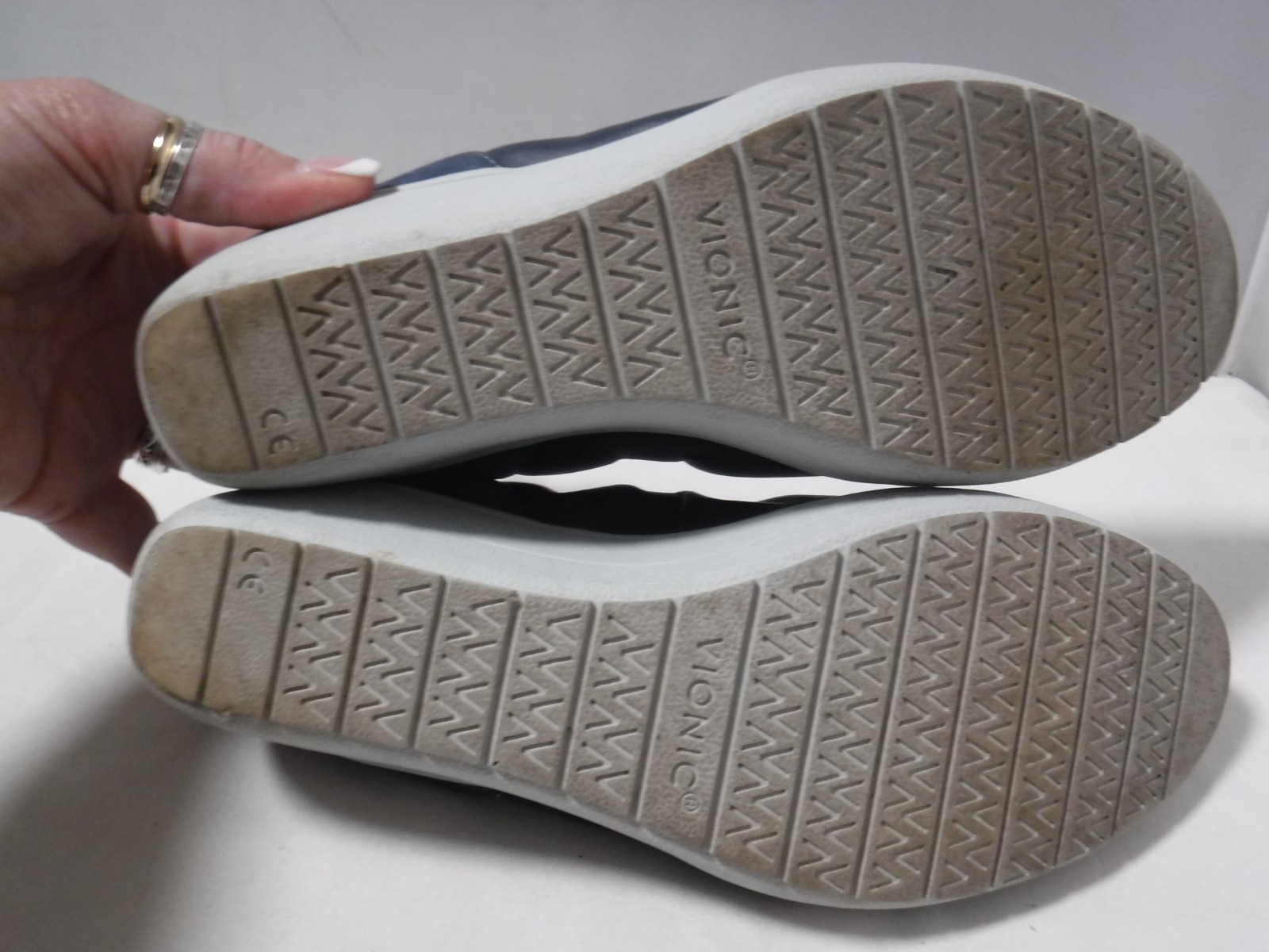 GA2 Women’s VIONIC Jacey Navy Blue Leather Comfort Wedge Career Shoes Sz 8
