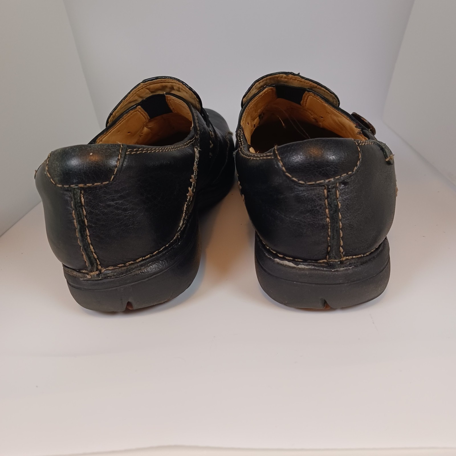Clarks Unstructured Un Loop Women’s 7M Black Leather Slip‑On Comfort Shoes