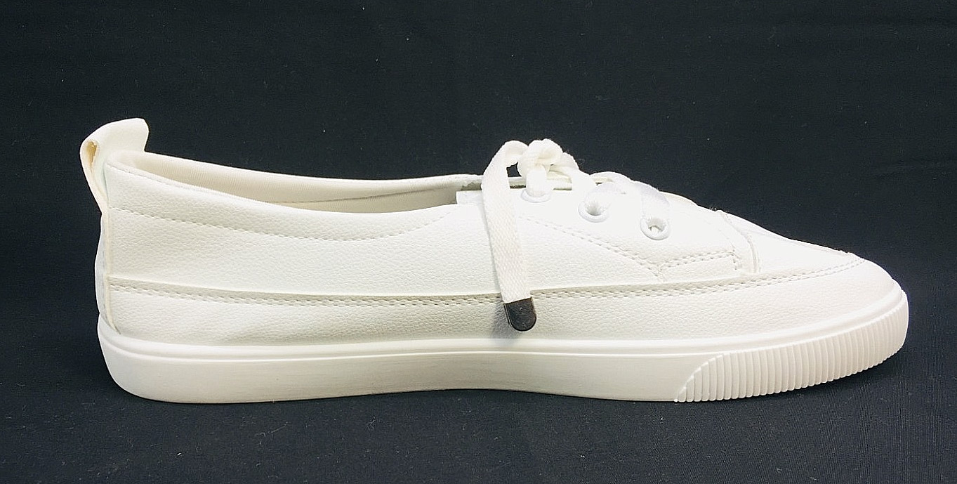 New FME Women’s White Low Top Lace Up Sneakers Athletic Casual Shoes Size 9.5M