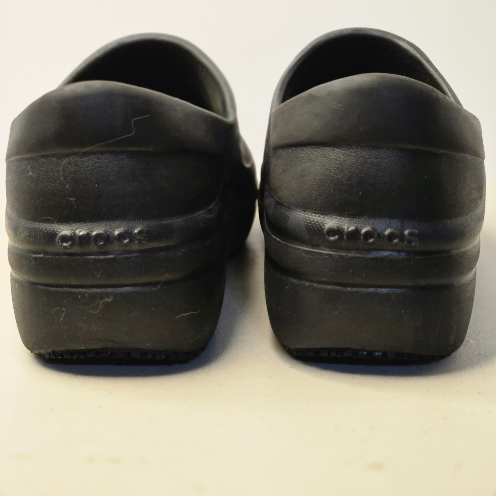 Crocs Neria Pro II Work Clogs Womens 9 Black Leopard Slip Resistant Nursing Shoe