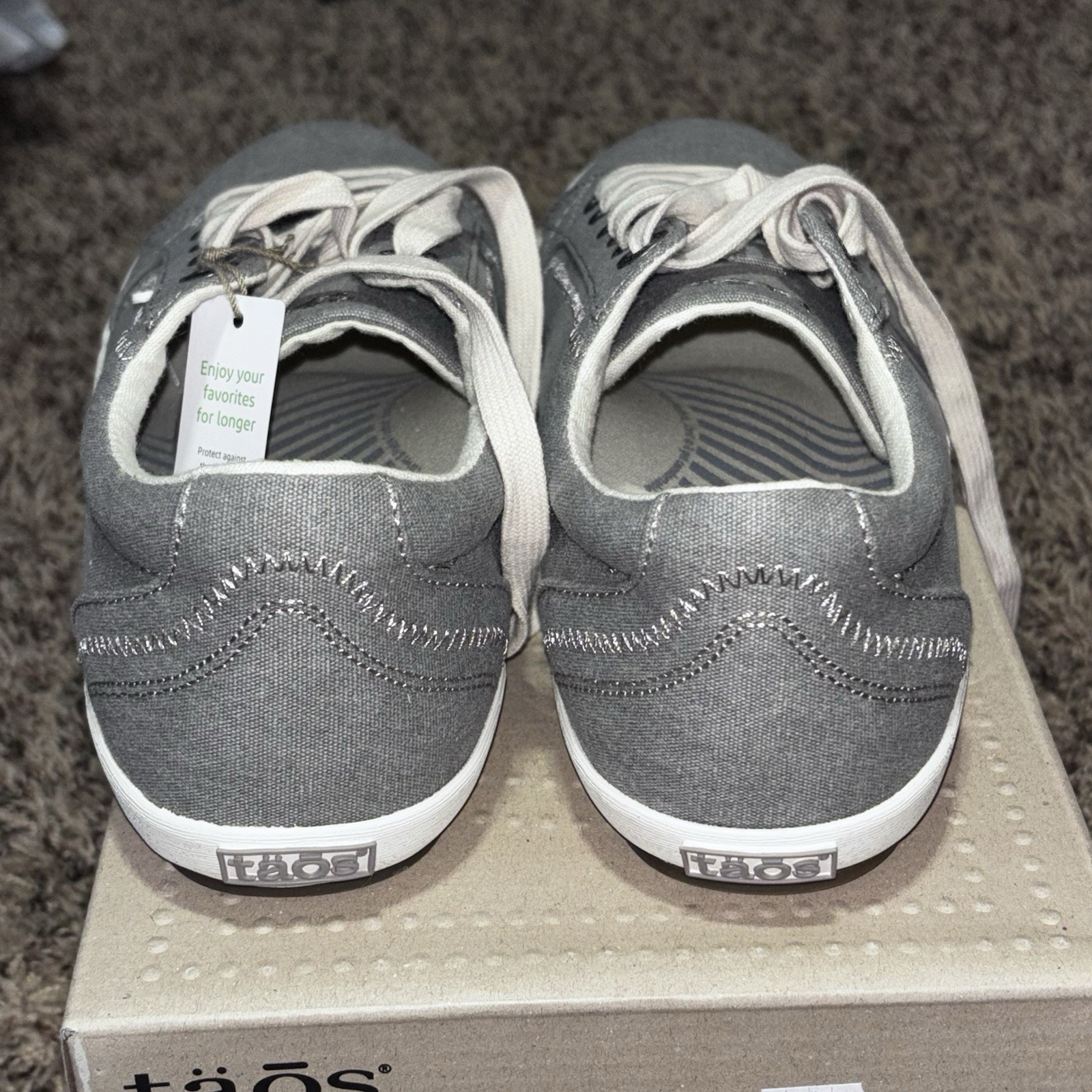 TAOS Women’s Star Lace Up Sneakers Size 9 WIDE Grey Washed Canvas Low Top NWB