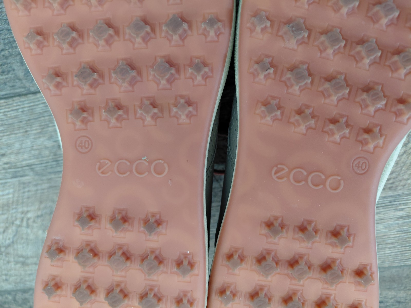 Women’s ECCO Biom Hybrid spikeless golf shoes tan yak leather sz. 40