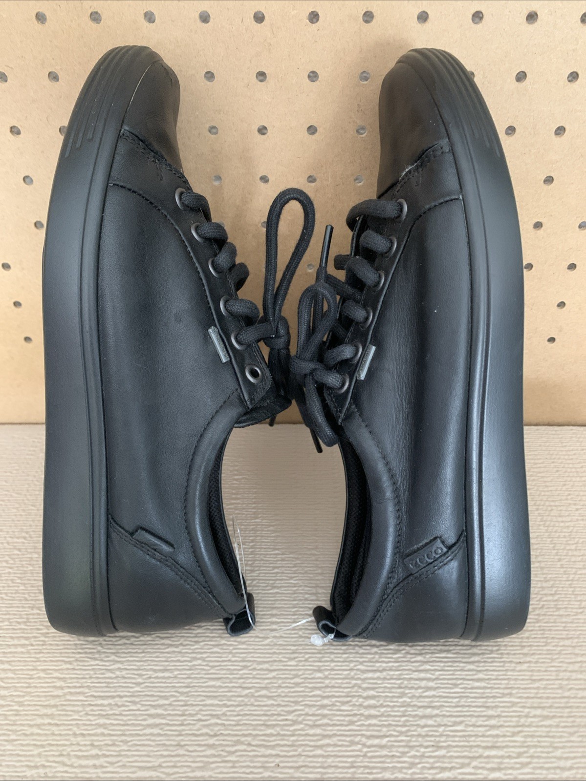 ECCO Soft 7 Gore-Tex Black Leather Sneakers Women’s 39 US 8 Casual Shoes