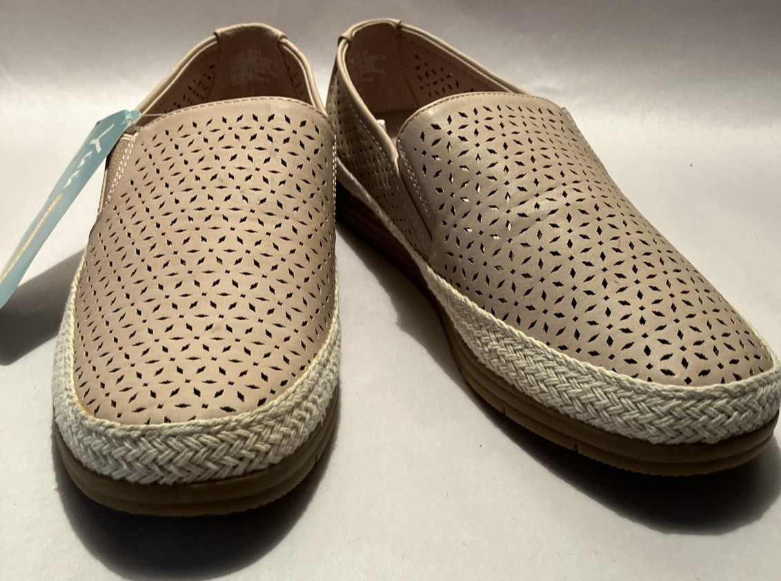 New Yuu Lacey Womens 8M Tan Ventilated Memory Foam Insole Comfort Espadrilles