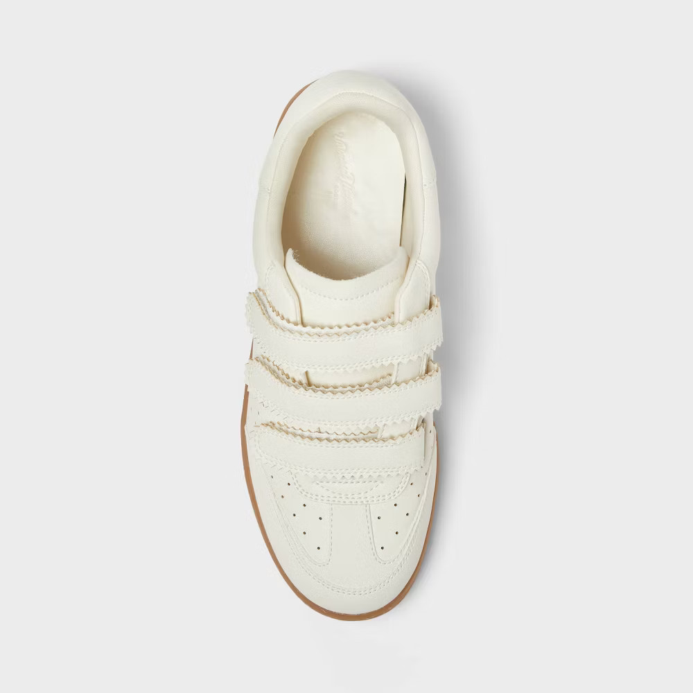 Women Richie Easy Closure Sneakers with Memory Foam Insole – Universal Thread