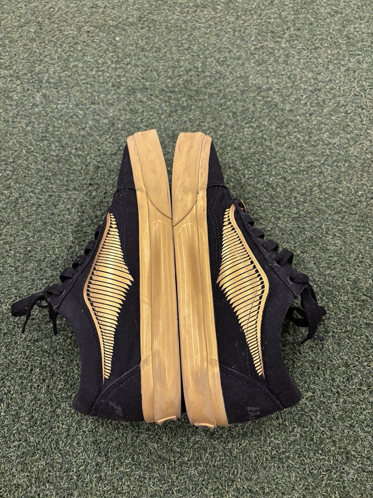 Vans Old Skool Harry Potter Golden Snitch sneakers Black GoldMen’s 5.5 Women’s 7