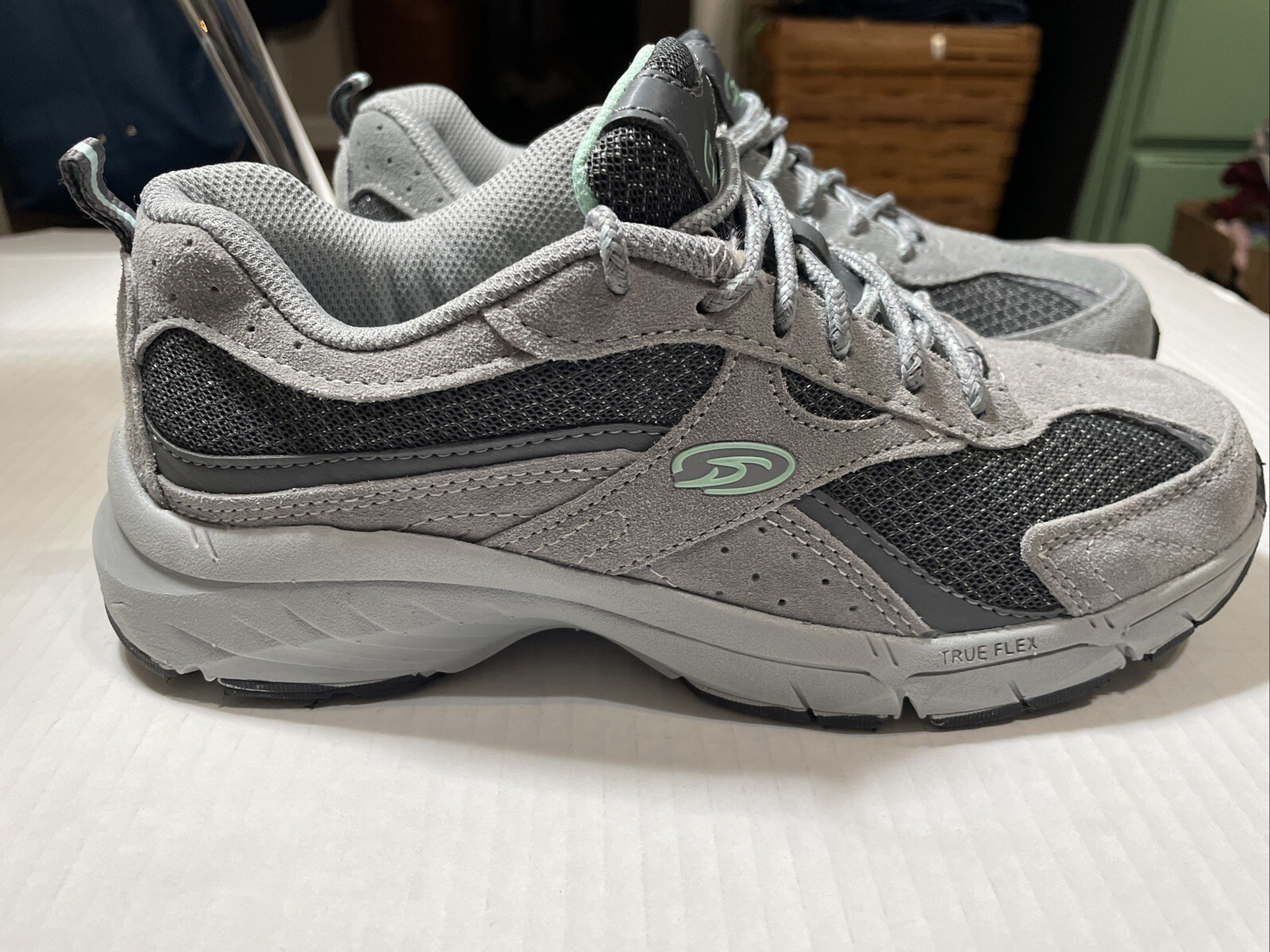 DR. SCHOLLS Gray Suede Casual Active Walking Hiking Comfort Womens Size 7 Shoes