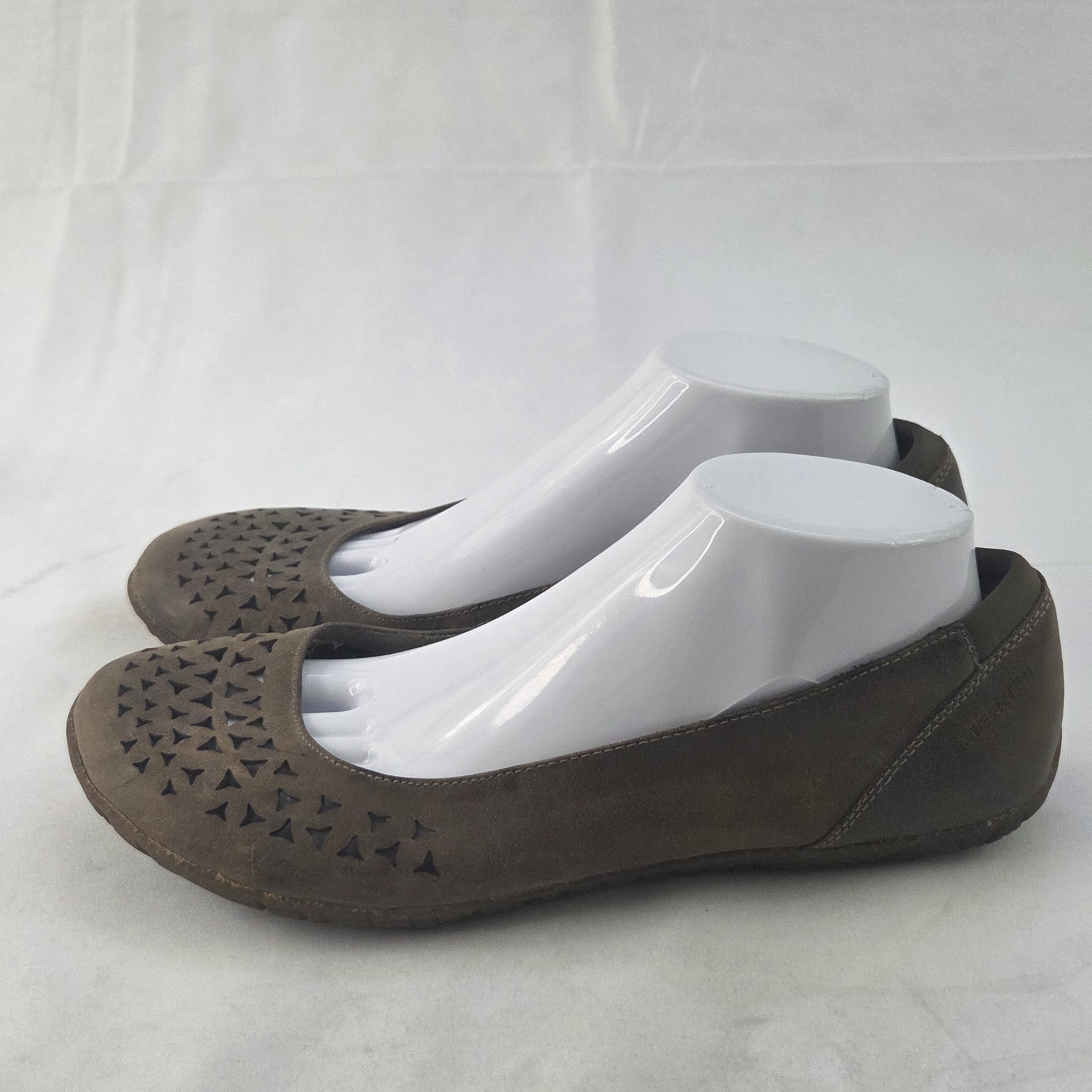 Merrell Ballet Flats Womens 10.5 Taupe Leather Slip On Comfort Walking Shoes