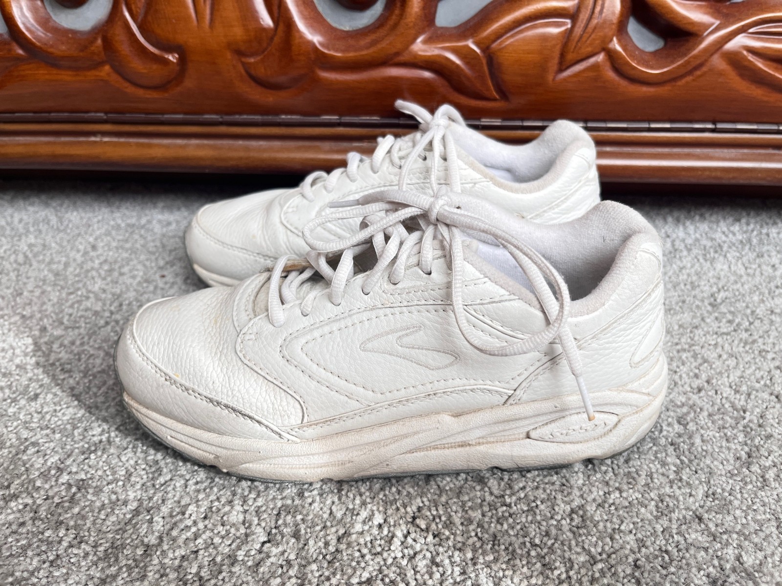 White Brooks Linear Platform Running Walker Womens Shoes Sneakers Gym Size 7.5