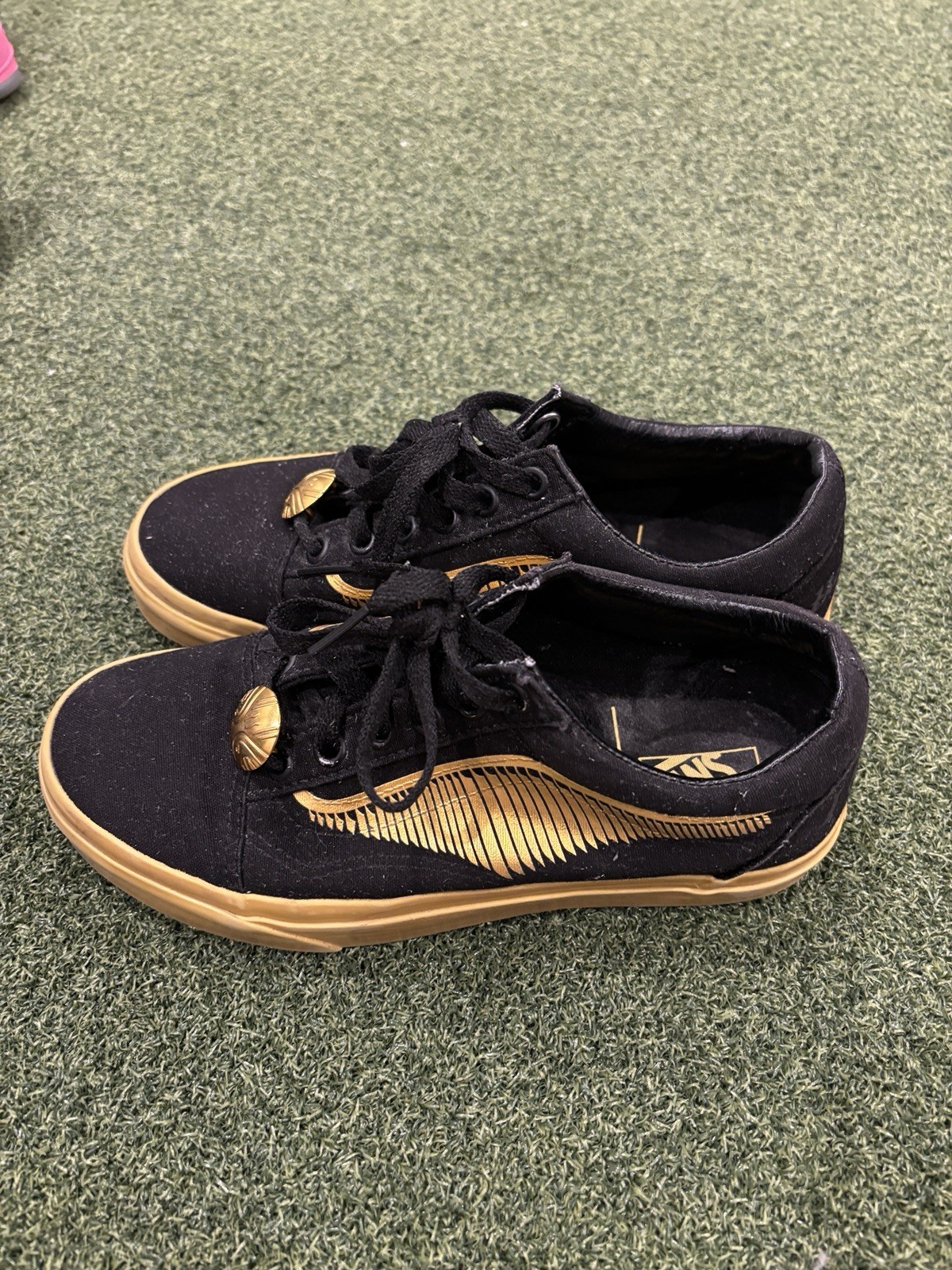 Vans Old Skool Harry Potter Golden Snitch sneakers Black GoldMen’s 5.5 Women’s 7