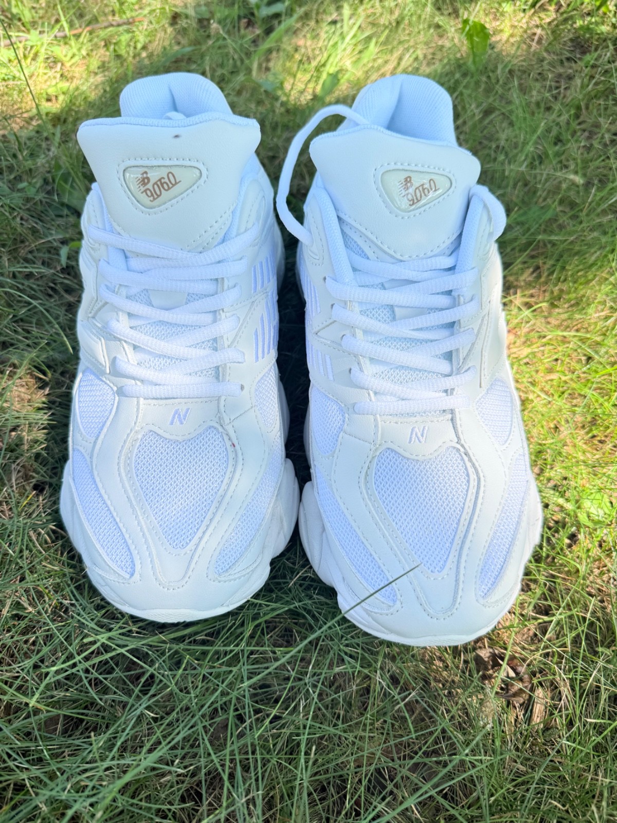 N balance 9060 M8.5 W10 shoes