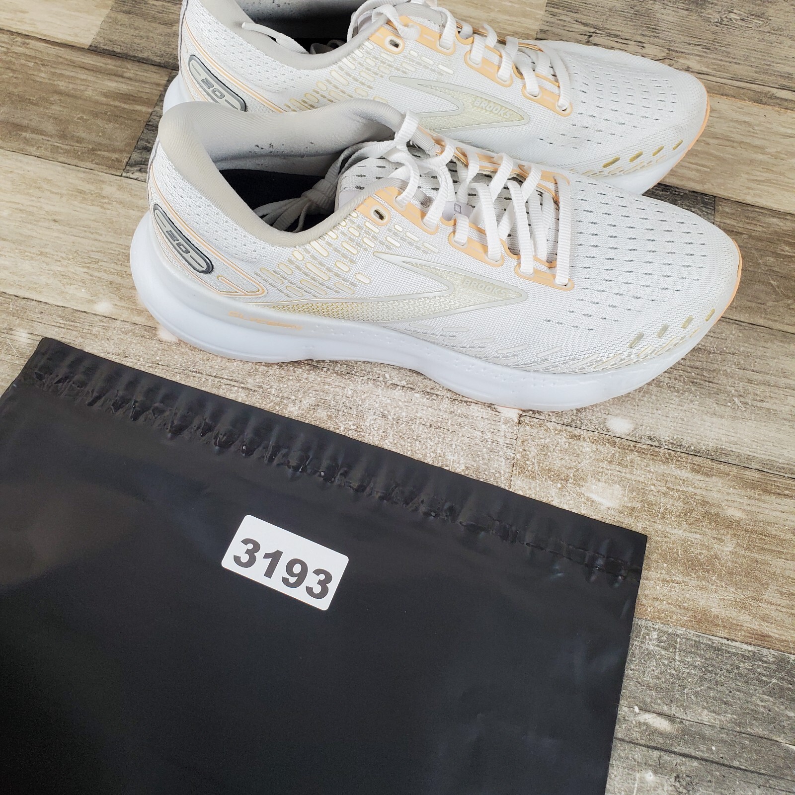 Brooks Glycerin 20 Womens Shoes Sz 10 B Running White Gray Peach Low Top Sneaker