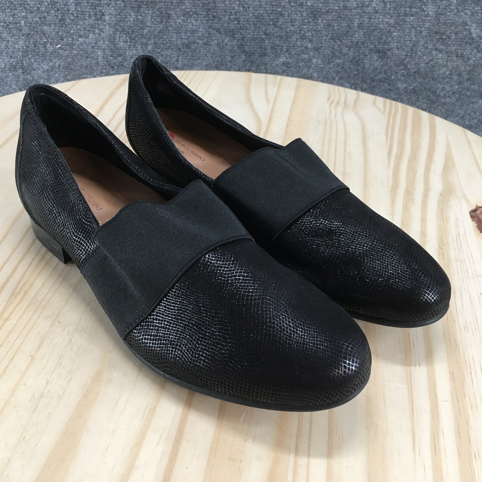 Unstructured by Clarks Shoes Womens 8.5 M Slip On Black Almond Toe Casual