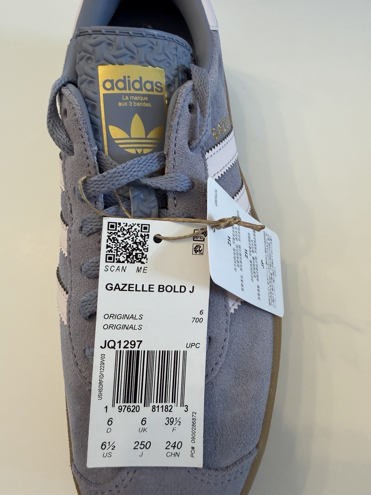NWT adidas Gazelle Bold J Suede Sneaker Youth Size 6.5 Blue/Gray Gum Bottom
