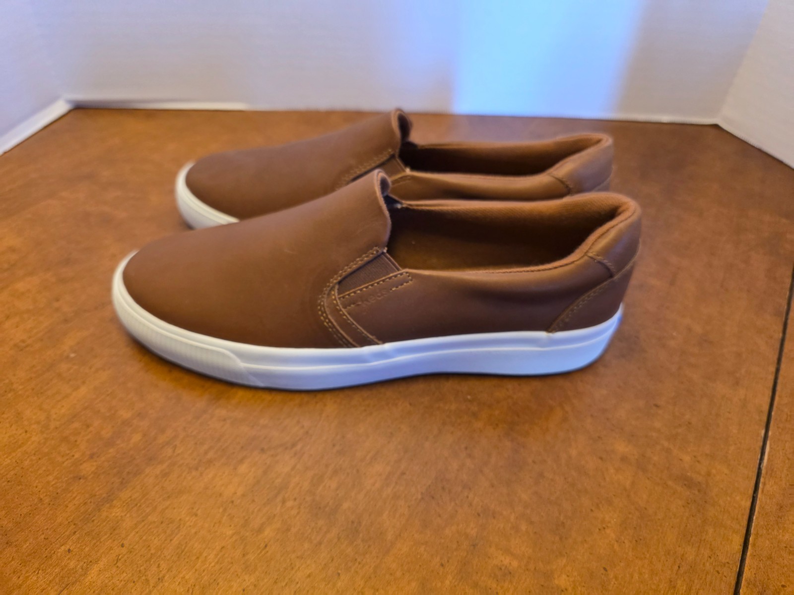 Keds Womens Pursuit Slip-on – Worn One time Size 7.5 Faux Leather in Cognac