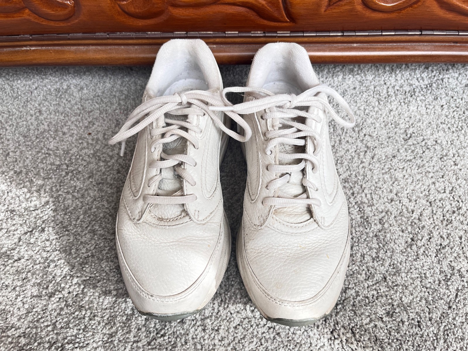 White Brooks Linear Platform Running Walker Womens Shoes Sneakers Gym Size 7.5