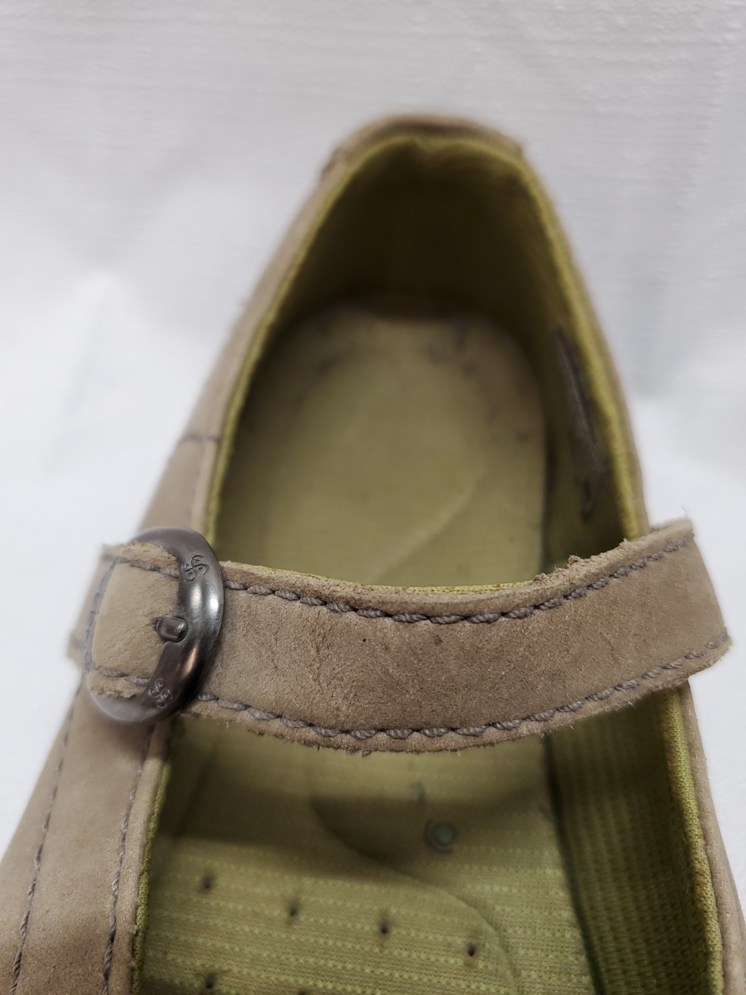 Keen Mary Janes Lug Comfort Taupe Olive Buckle Strap Nubuck Leather EU 38.5 US 8
