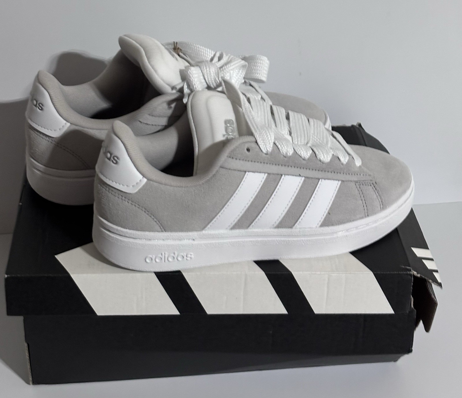 Women’s Adidas Grand Court Alpha 00s 7.5 Grey