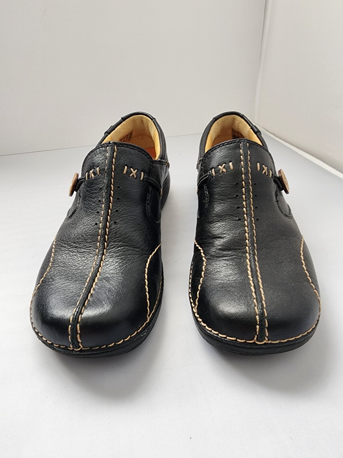 Clarks Unstructured Artisan Un.Loop Black leather slip-on shoes, size 5