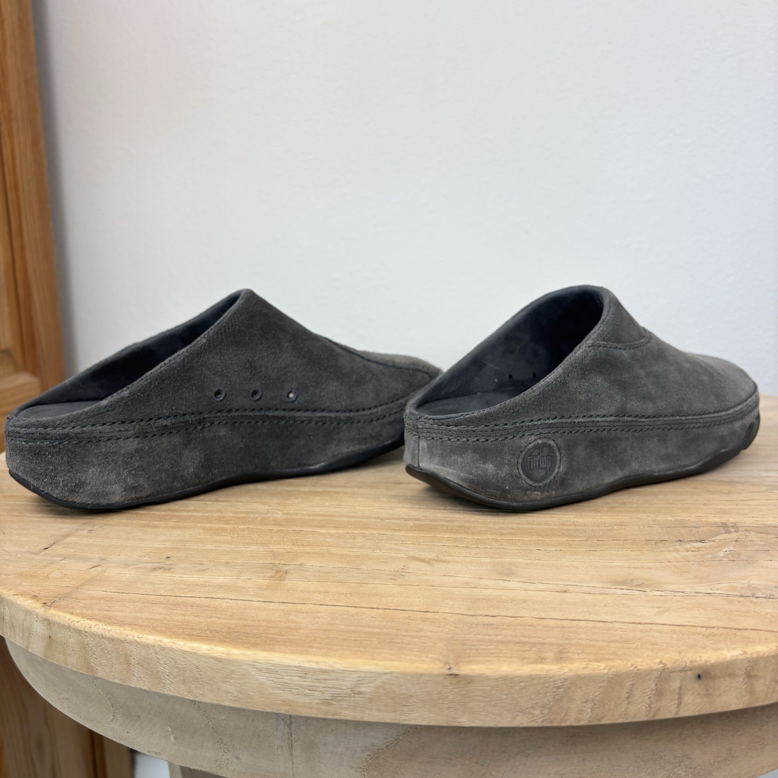 FitFlop Clogs Womens 8 Suede Slip On Mules Shoe Gray Walking Work Out Comfort