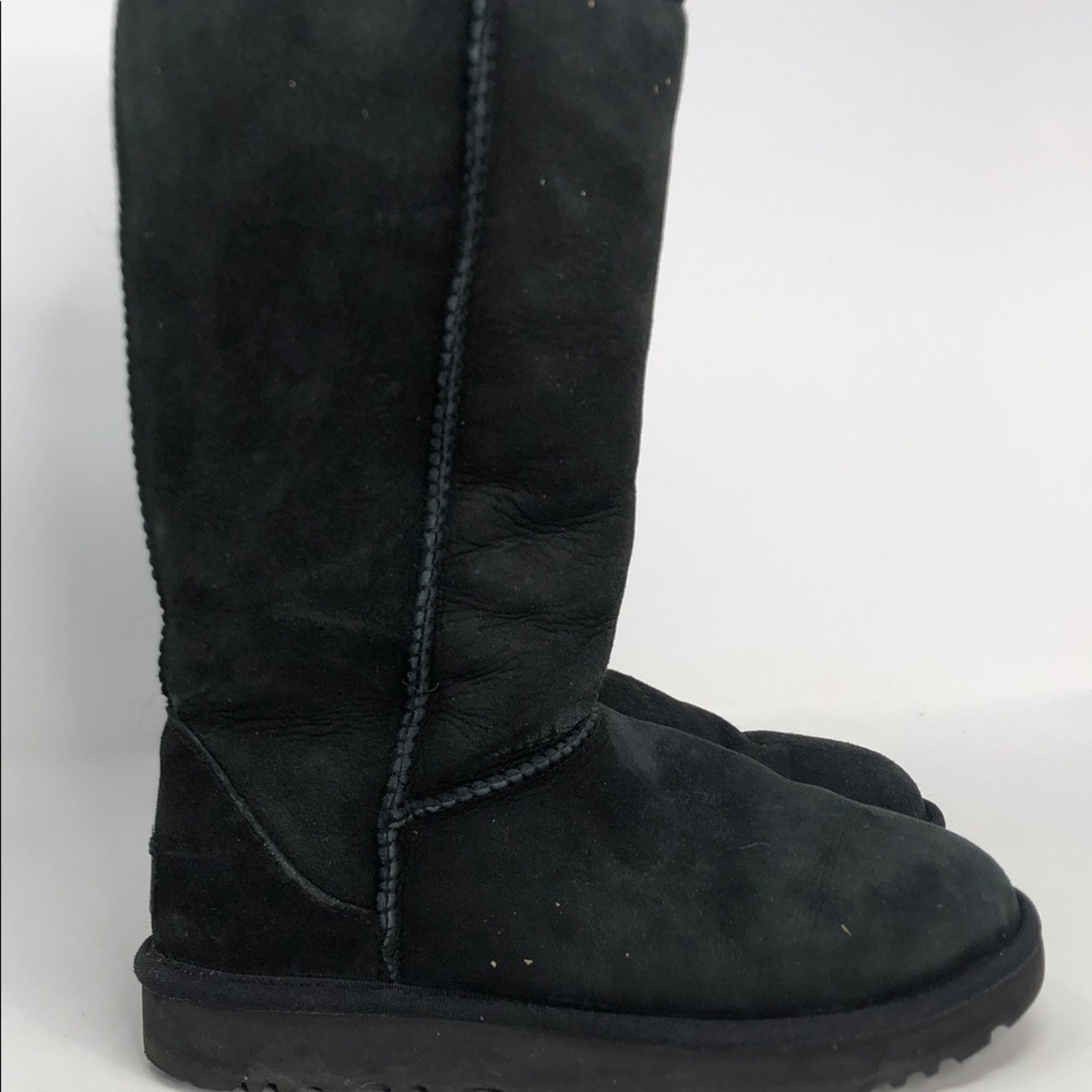 UGG Classic Tall II Black Suede Women’s Boots – Size 6